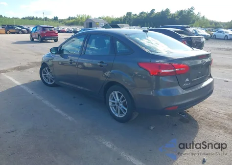 2016 Ford Focus Se z USA, uszkodzony, nr VIN 1FADP3F21GL334804